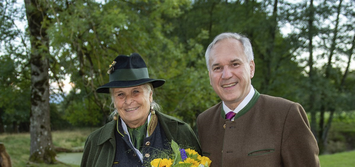 Prominente Unterstützung für Walter Rosenkranz: Claudia Haider lud ins Schloss Mageregg
